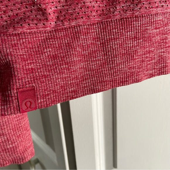 Lululemon Breeze By Long Sleeve
Heathered Cranberry - Picture 4 of 8
